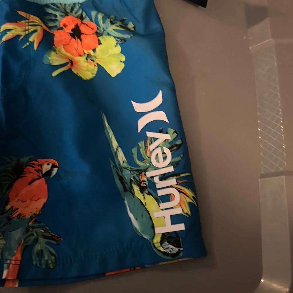 HURLEY SWIM TRUNKS/BOARD SHORTS: BLUE: NEW WITH TAGS: SIZE 4